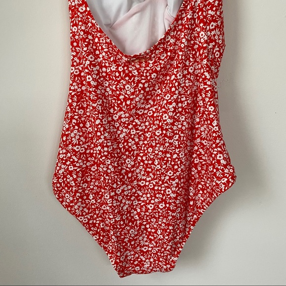 Michael Kors Floral Deep V-Twist Halter One-Piece - Picture 10 of 13